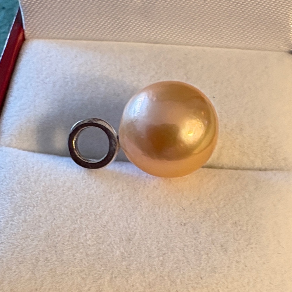Large Freshwater Pearl Pendant